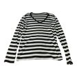 Top Long Sleeve By Gap In Black & White, Size: 1x Cheap