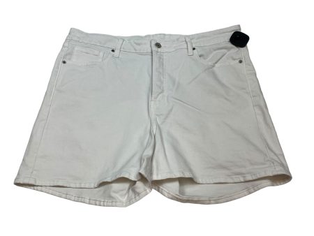 White Shorts Old Navy, Size 18 Sale